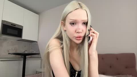 Snapshot of siliconepornstar chatting on October 1, 5:50 am Diana online show from October 1, 5:50 am