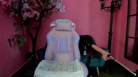 silknyx online show from March 13, 8:34 pm