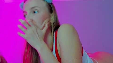 Mila online show from October 15, 8:26 am