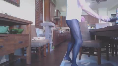 Snapshot of silkylvr chatting on September 12, 3:58 pm Silkylvr Crossdresser online show from September 12, 3:58 pm