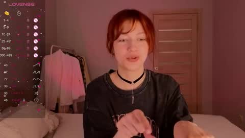 silly___woman online show from May 10, 9:48 am