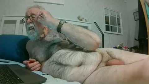 sillyoldman45221063 online show from June 2, 10:12 pm