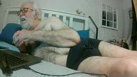 sillyoldman45221063 online show from June 7, 11:43 pm