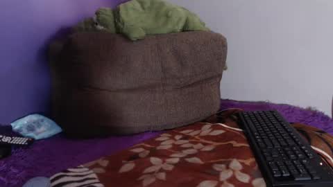 Snapshot of silvana_queen7 chatting on February 20, 2:35 pm silvana_queen7 online show from February 20, 2:35 pm