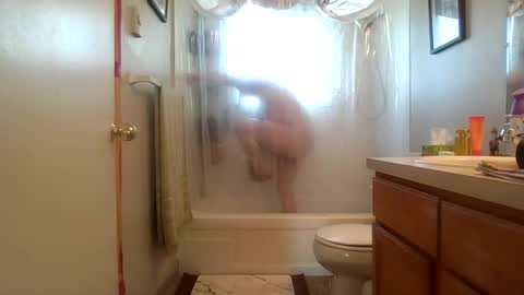 Snapshot of silverdragon70 chatting on September 28, 8:18 pm silverdragon70 online show from September 28, 8:18 pm