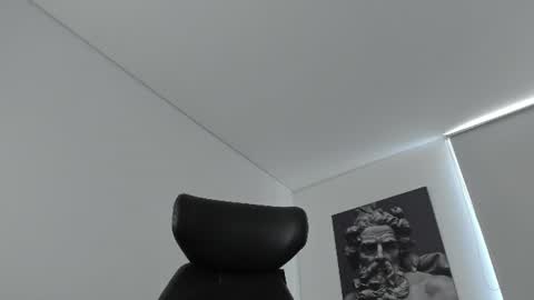 simon_leon01 online show from July 28, 2:13 pm