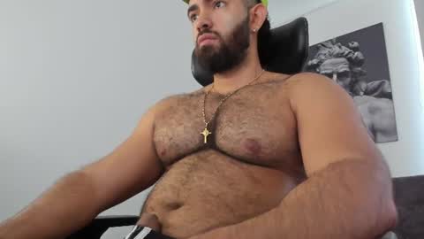 simon_leon01 online show from August 1, 1:13 pm