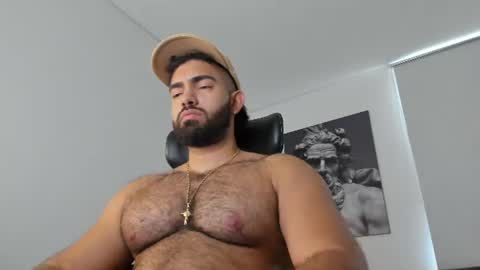simon_leon01 online show from July 28, 11:04 pm