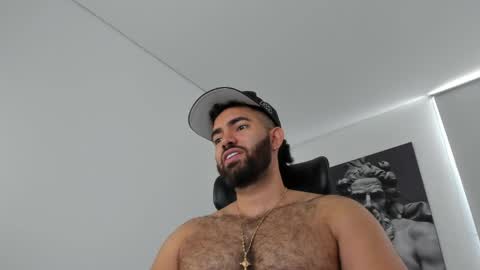 simon_leon01 online show from May 17, 4:27 pm