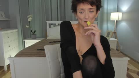 Simona  online show from January 12, 4:50 pm