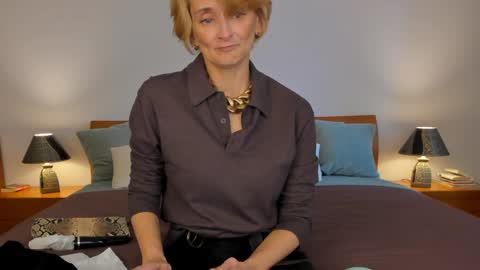 Simona  online show from May 1, 7:24 am
