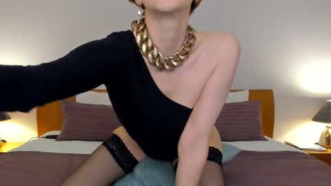 Simona  online show from October 2, 1:21 pm