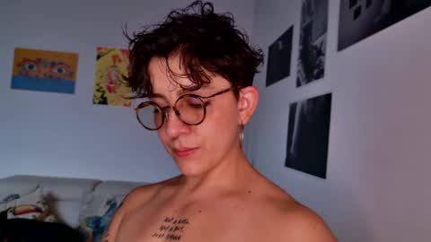 Sim. online show from November 3, 6:53 pm