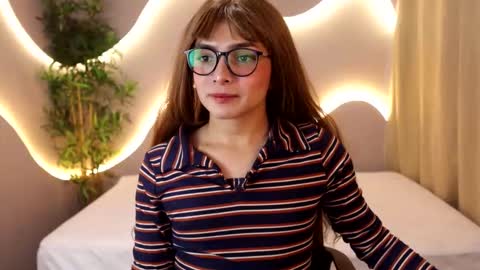 simone_sky online show from March 10, 12:53 pm