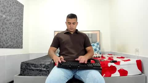 SIMON KELER online show from July 29, 5:29 am
