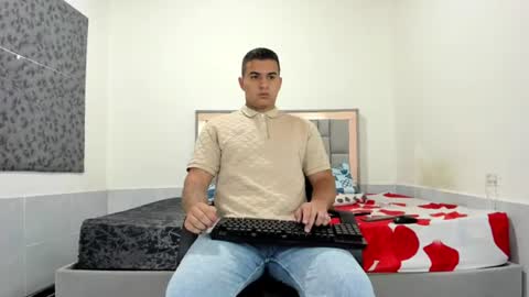 SIMON KELER online show from August 1, 10:17 am