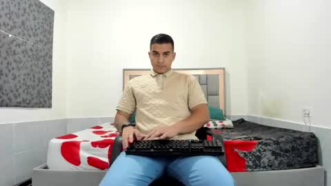 SIMON KELER online show from June 28, 9:38 am
