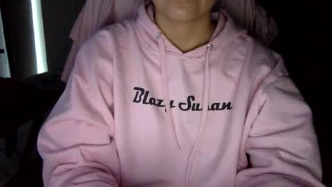 Snapshot of sindrastone chatting on January 10, 11:50 pm Sindra online show from January 10, 11:50 pm