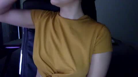 Snapshot of sindrastone chatting on December 3, 10:56 pm Sindra online show from December 3, 10:56 pm