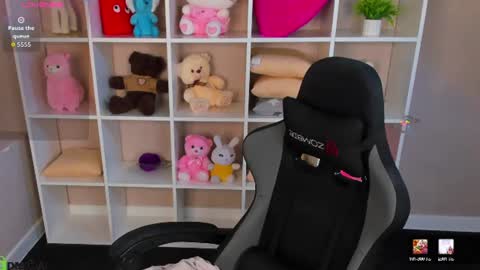 Hi my name is Cindy Id love to see you on my stream. My schedule for the week 2 GMT 3am-9am  MoTuFrSaSu online show from June 16, 12:36 am