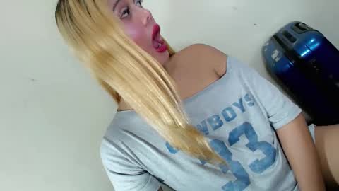 sinfulrose_ online show from May 2, 12:05 am