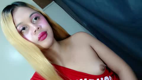 sinfulrose_ online show from April 29, 10:36 pm