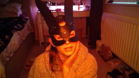 Hazel Louise online show from February 18, 5:35 pm