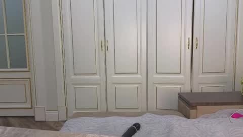 Ellie online show from November 8, 5:38 pm