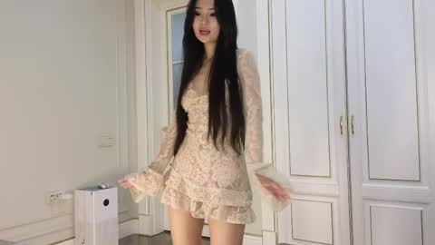 Ellie online show from May 9, 3:29 pm