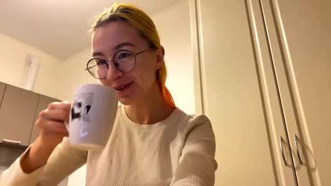 Emily online show from March 5, 3:59 am