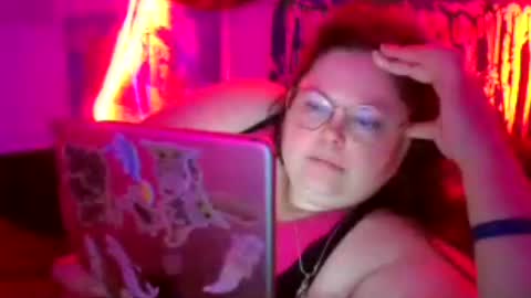 Siofra online show from June 26, 5:57 am