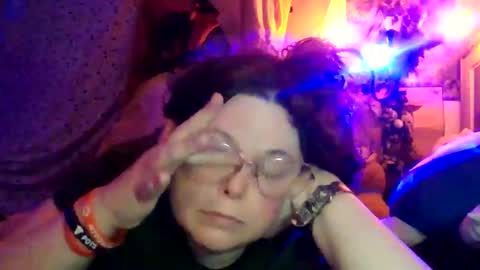 Siofra online show from May 2, 2:28 am