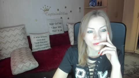 Snapshot of sirenasilk chatting on October 8, 3:34 am sirenasilk online show from October 8, 3:34 am