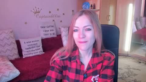 Snapshot of sirenasilk chatting on October 1, 4:11 am sirenasilk online show from October 1, 4:11 am