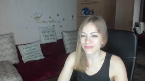 Snapshot of sirenasilk chatting on October 21, 3:33 am sirenasilk online show from October 21, 3:33 am