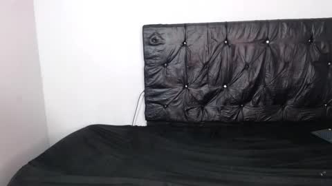 Snapshot of sirryant chatting on October 14, 4:37 am SIR RYANT online show from October 14, 4:37 am