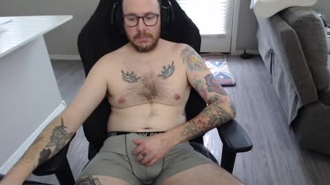 Snapshot of sirscotty831 chatting on February 13, 11:58 pm Sir Scotty online show from February 13, 11:58 pm