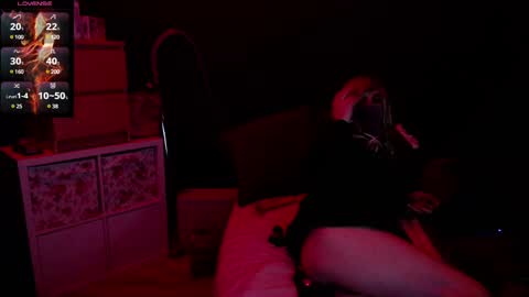 Sissy next door online show from January 4, 11:59 pm