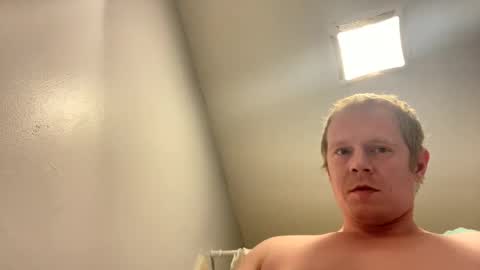 sissybtchboi online show from May 3, 9:32 pm