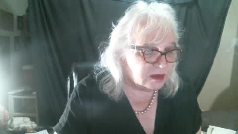 Sissy Diane online show from November 8, 12:35 am