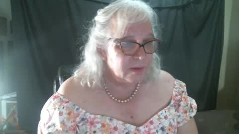 Sissy Diane online show from October 7, 11:34 pm