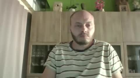 sixten113 online show from April 27, 3:31 pm