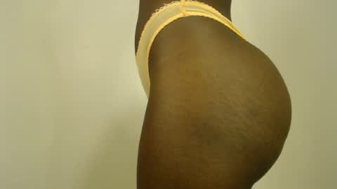 sizzly_ass online show from July 28, 11:17 am