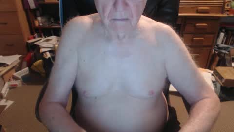 sjbottomboi online show from October 2, 3:27 am