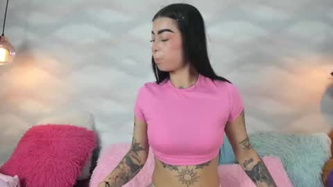 Snapshot of skailyn_angels chatting on September 14, 9:27 pm SKAILYN ANGELS online show from September 14, 9:27 pm