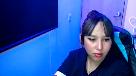 Alice online show from May 4, 10:49 pm