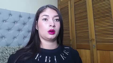 skarlett_36 online show from May 4, 2:23 pm