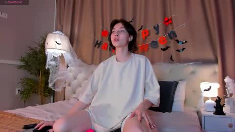 Emily online show from October 28, 2:45 am