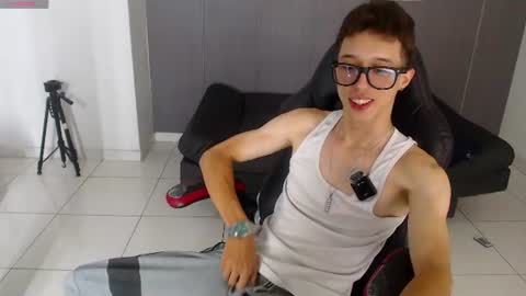 skinny_bigcock20 online show from July 24, 11:02 pm