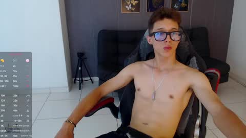 skinny_bigcock20 online show from April 29, 9:19 pm